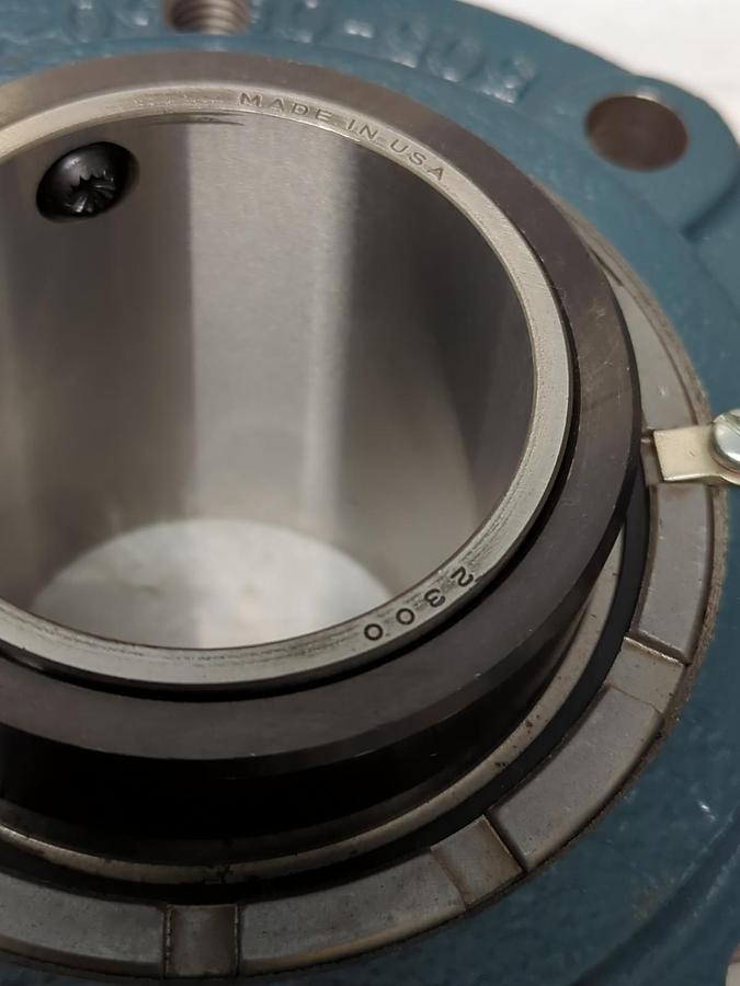 REXNORD,ZBR2300,FLANGE MOUNT ROLLER BEARING 3 INCH BORE NOS