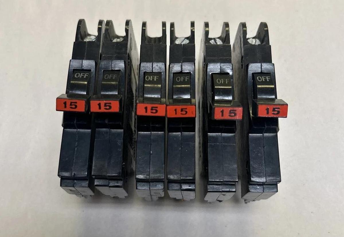Used FEDERAL PACIFIC,NC115,CIRCUIT BREAKER 15A 120/240V 1P LOT OF 6