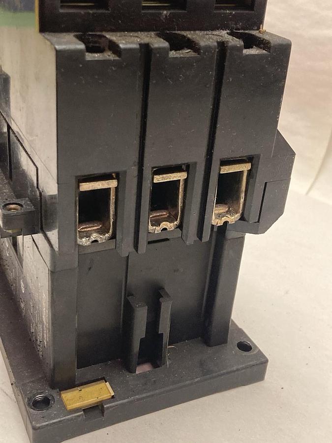 Used Allen-Bradley,100-A75N*3,Contactor Ser C