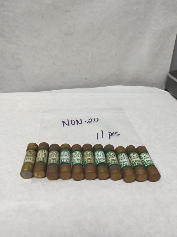 Used COOPER BUSSMANN,NON-20,ONE-TIME 20 AMP FUSES LOT OF 11 PRE-OWNED