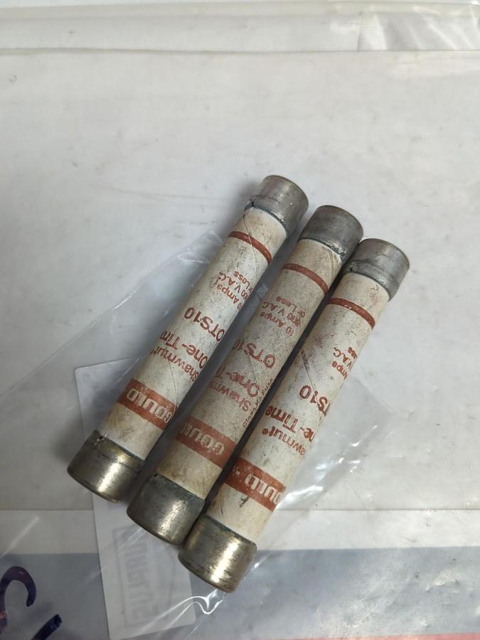 Used GOULD SHAWMUT,OTS-10,ONE-TIME 10 AMP FUSE LOT OF 3 PRE-OWNED
