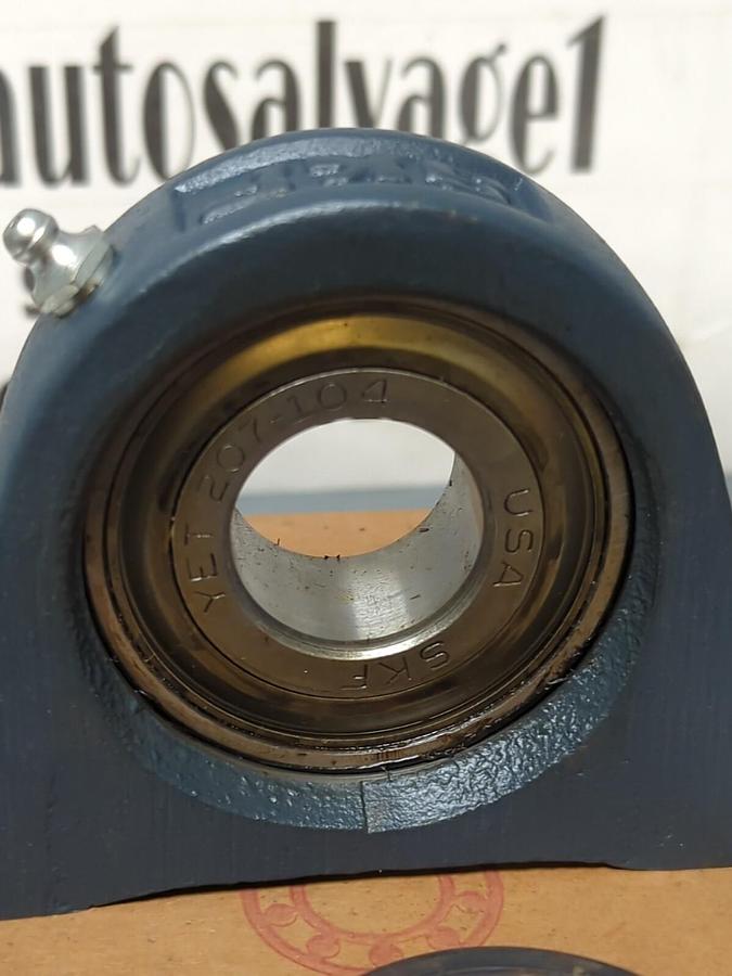 SKF,SYH 1-1/4 FM,PILLOW BLOCK BEARING WITH COLLAR 1-1/4 INCH NOS