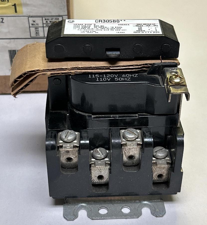 GENERAL ELECTRIC,CR305B002,CONTACTOR NEMA SIZE 0 20A 600V NOS