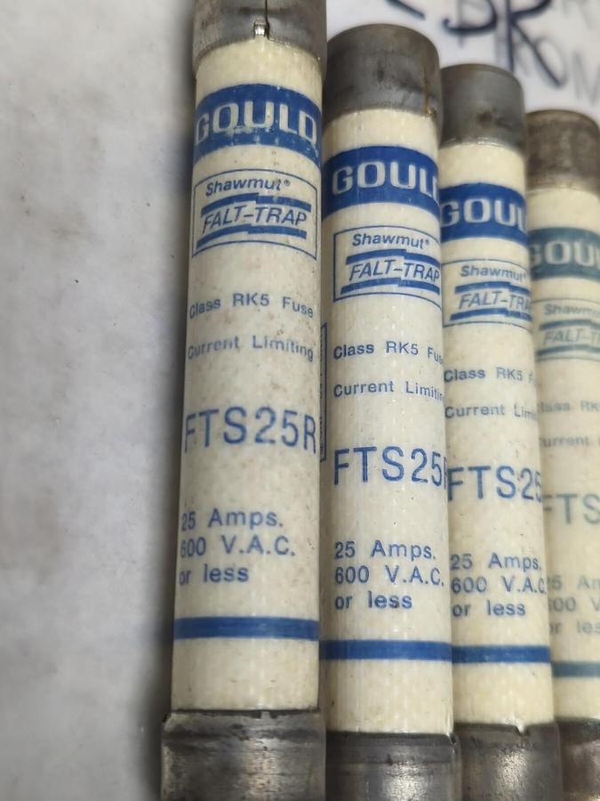 GOULD SHAWMUT,FTS25R,FALT-TRAP 25 AMP FUSE LOT OF 4 NOS