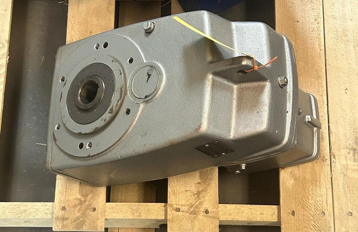 Used NORD,SK3282/12AZBG-100L/8-2,SPEED REDUCER 114.23:1 RATIO