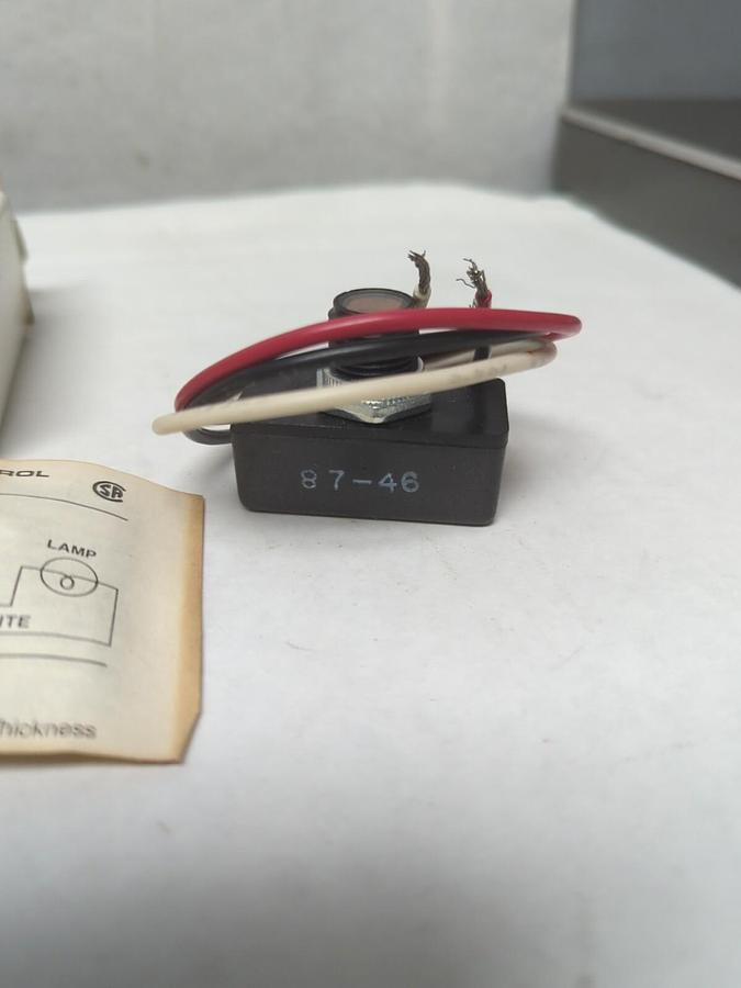 TORK,3000,FLUSH MOUNTING PHOTOELECTRIC CONTROL 105/130V 50/60HZ NOS