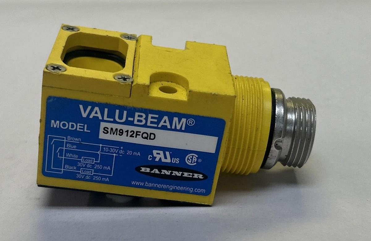Used BANNER,SM912FQD,FIBER OPTIC SENSOR