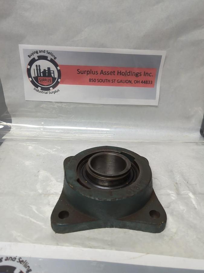 Used DODGE,131310,SXR-1-15/16 INCH BORE FLANGE MOUNT BEARING 4-BOLT BASE USED