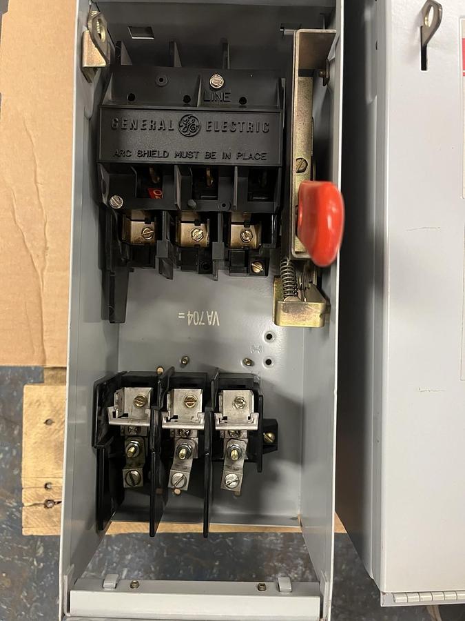 Used GE,ADS36030HD,SPECTRA SERIES FUSIBLE Panelboard SWITCH 30A 3PH 600V