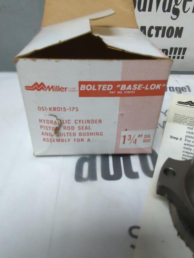 MILLER,051-KR015-175,PISTON ROD SEAL & BOLTED BUSHING ASSEMBL 1-1/4 INCH NOS