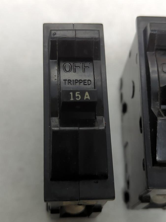 Used GENERAL ELECTRIC,R115,CIRCUIT BREAKER 1-POLE 15 AMP LOT OF 3 PRE-OWNED