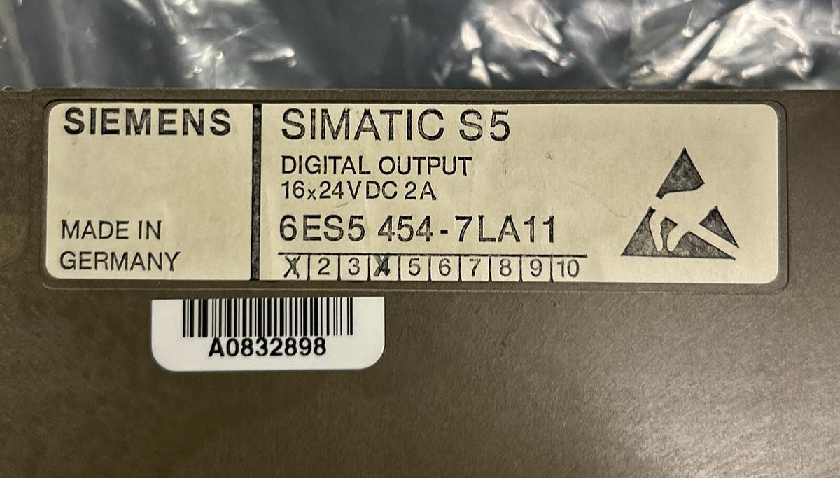 Used SIEMENS,6ES5454-7LA11,DIGITAL OUTPUT MODULE REFURBISHED