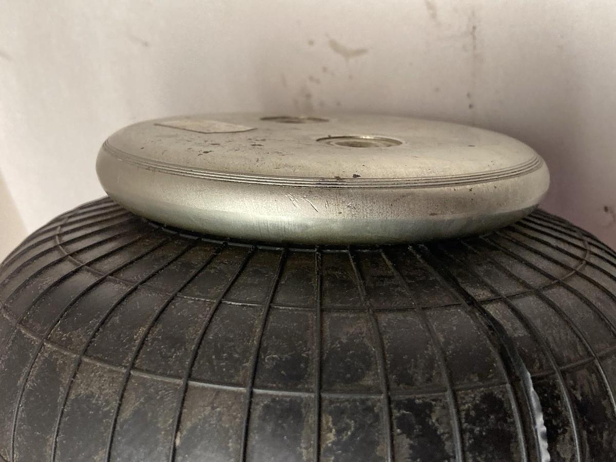 Used Continental,FS 100-10,Air Spring 1/4 NPT