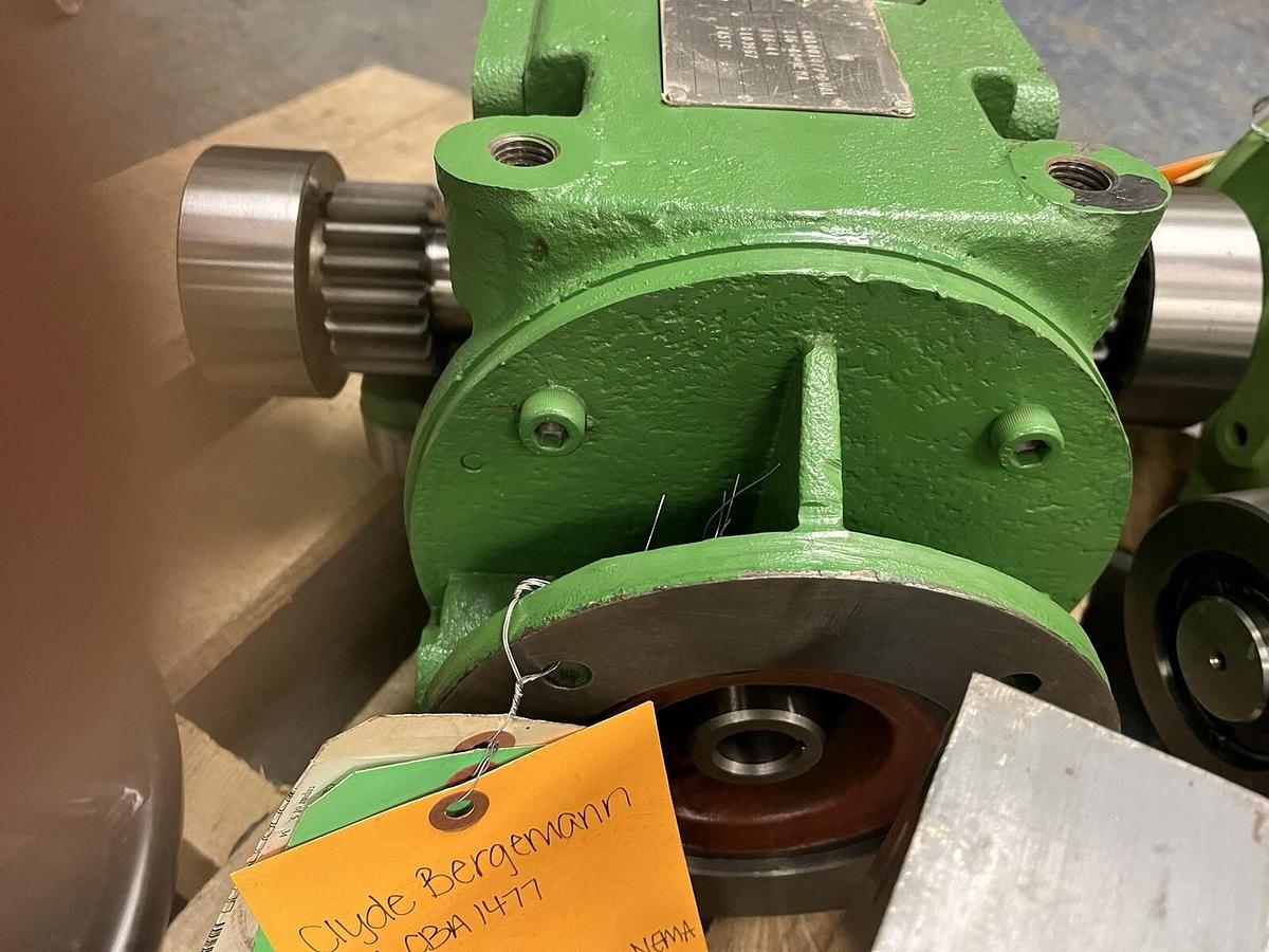 Used Clyde Bergemann,CBA-1477,Carriage Drive Gearbox pinion ratio 146 lance ratio 44