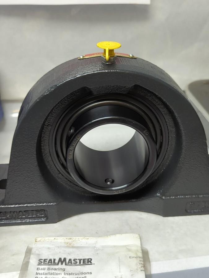 SEALMASTER,NP-39C,PILLOW BLOCK BEARING 2-BOLT BASE 2-7/16 IN BORE NOS
