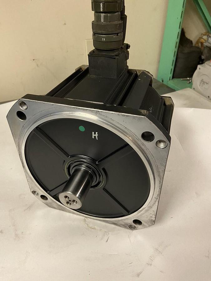Used NACHI,MFM452Q3V,SERVO MOTOR 4.5kW 2000RPM 21.5Nm