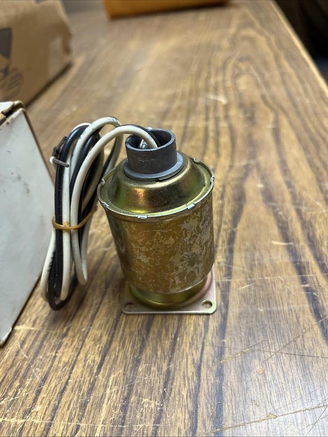 JOHNSON CONTROLS,R61719-108A,VALVE COIL 120V 60HZ