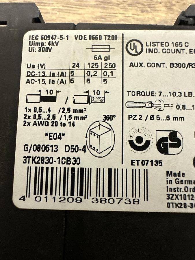 Used Siemens,IEC-60947-5-1,Sirius Auxilliary Contact