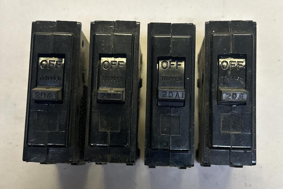Used GENERAL ELECTRIC,TQL120,CIRCUIT BREAKER 20A 120/240V 1P LOT OF 4