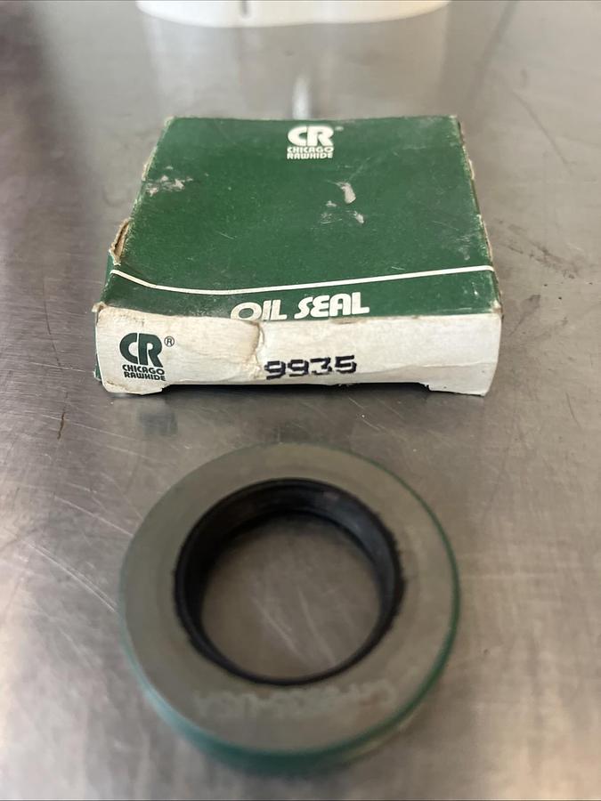 CR CHICAGO RAWHIDE,9935,OIL SEAL