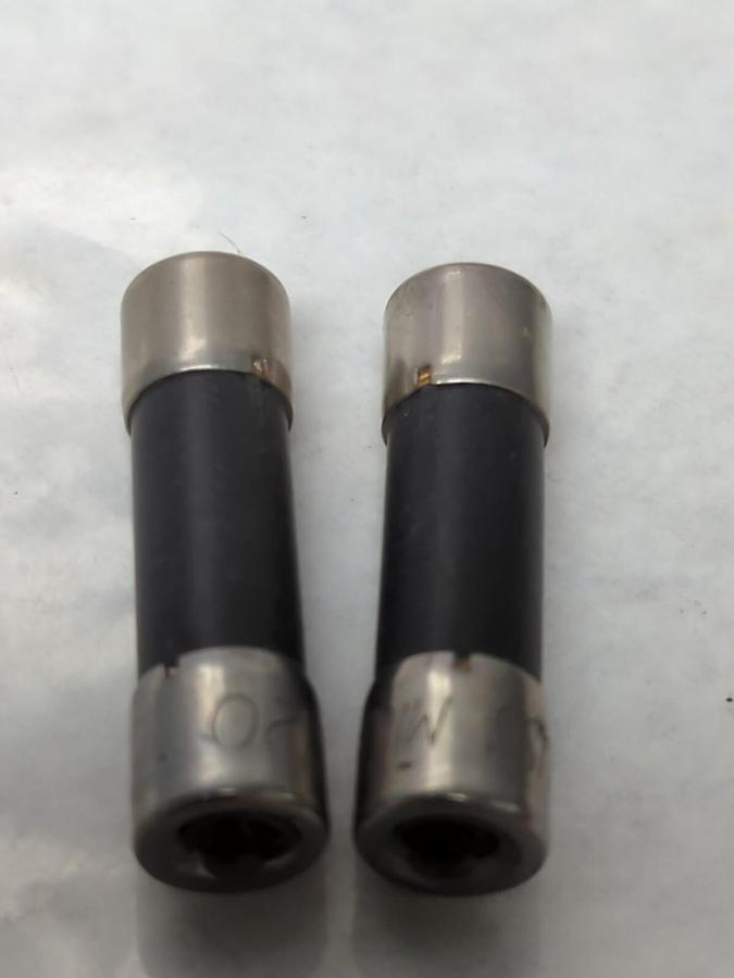 Used COOPER BUSSMANN,MN-20,FAST ACTING 20 AMP FUSE LOT OF 2 PRE-OWNED