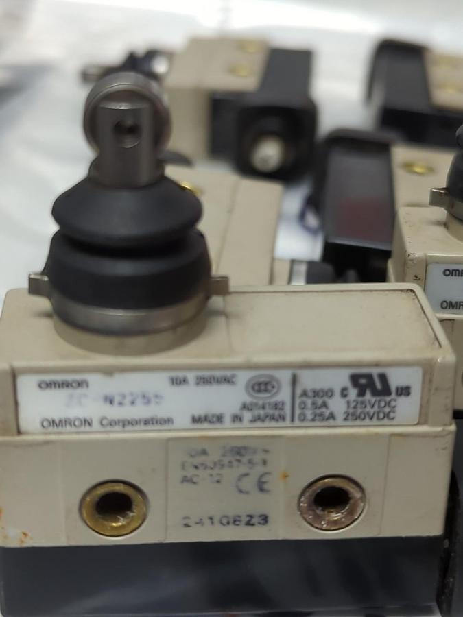 Used OMRON,ZC-N2255,ROLLER LIMIT SWITCH 250VAC 10AMP LOT OF 16 PRE-OWNED