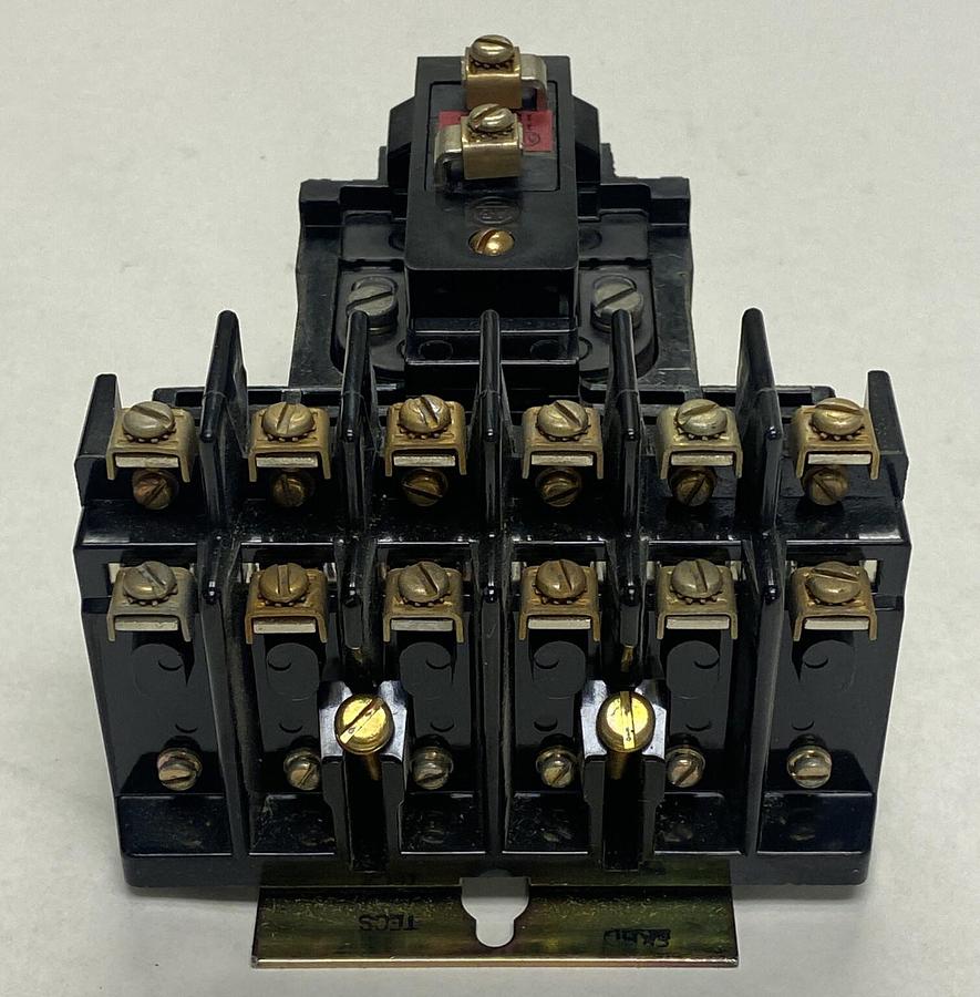 ALLEN BRADLEY,700-BR600A1,SER A AC RELAY 120V NEW NO BOX