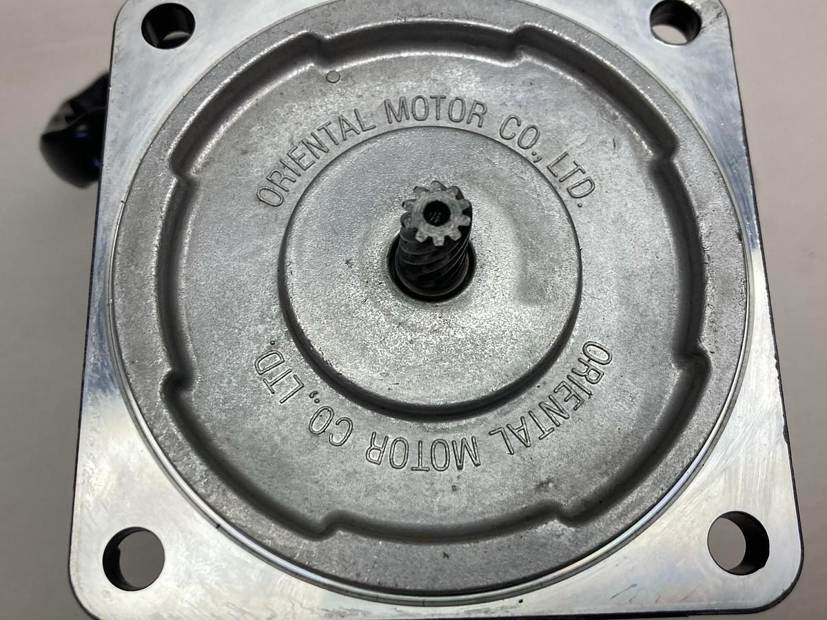 Used Oriental Motor,UBM540-403,3-Phase Motor 40W 50/60Hz