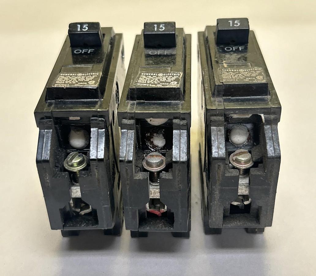 Used GENERAL ELECTRIC,THQL115,CIRCUIT BREAKER 15A 120/240V 1P LOT OF 3