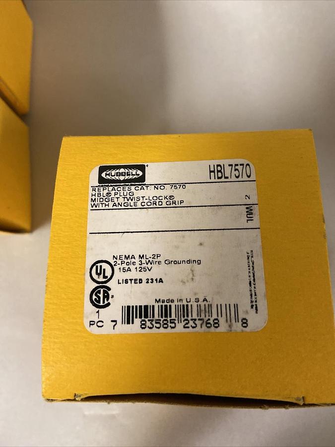 Used HUBBELL,HBL7570,MIDGET TWIST LOCK 2 Pole 3 Wire 15A 125V