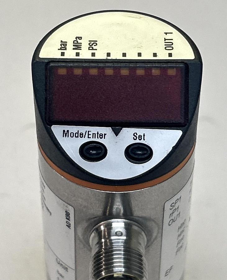 Used IFM EFECTOR,PN-100-SBN14-HFPKG/US V PN5202,PRESSURE SWITCH