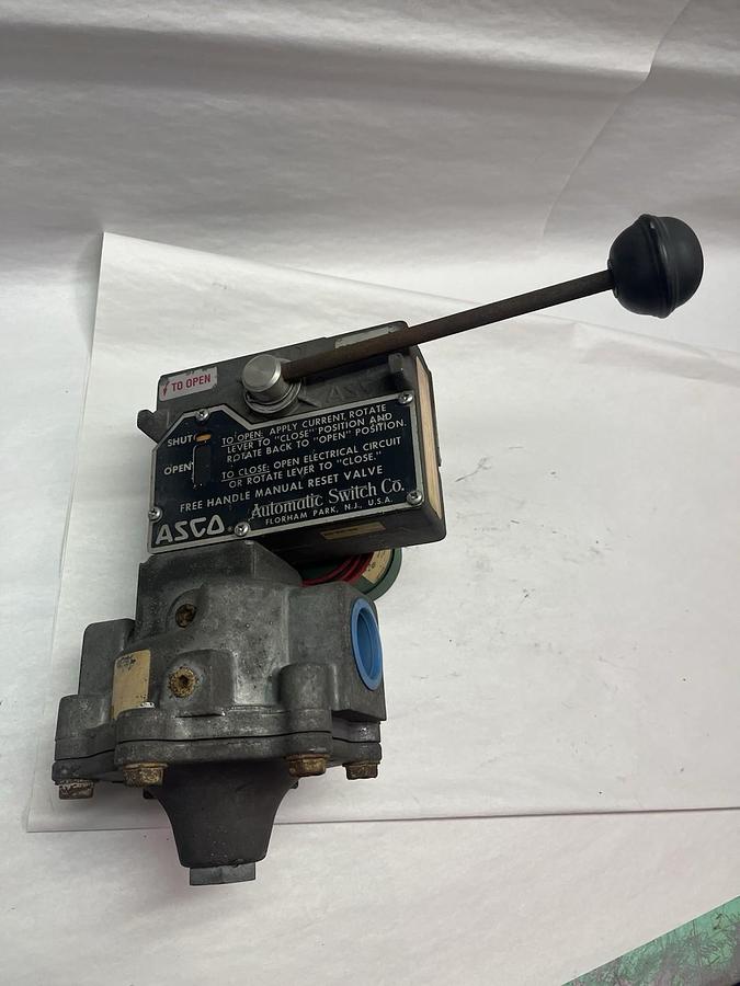 Used ASCO,8044A2,MANUAL RESET SOLENOID FUEL GAS VALVE 120V 1"