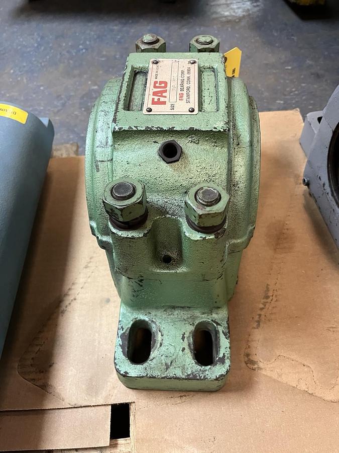 Used FAG,SAF-522,Pillow Block Bearing Housing 4 Bolt NOS