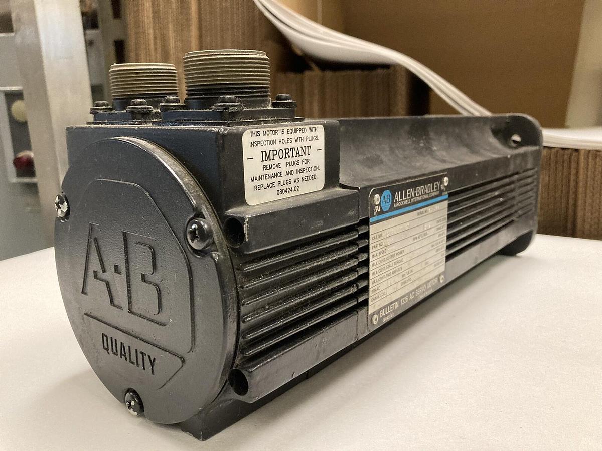 Used Allen-Bradley,1326AB-A430E-21,Servo Motor  3000RPM