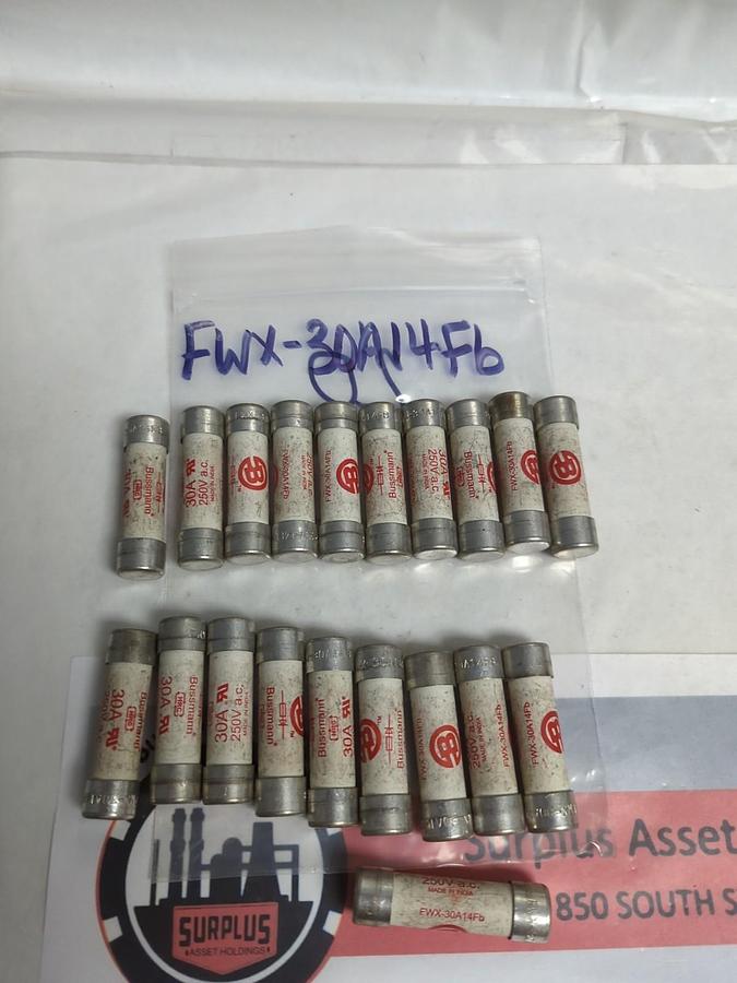 Used COOPER BUSSMANN,FWX30A14Fb,FUSE 30 AMP FUSE LOT OF 20 PRE-OWNED