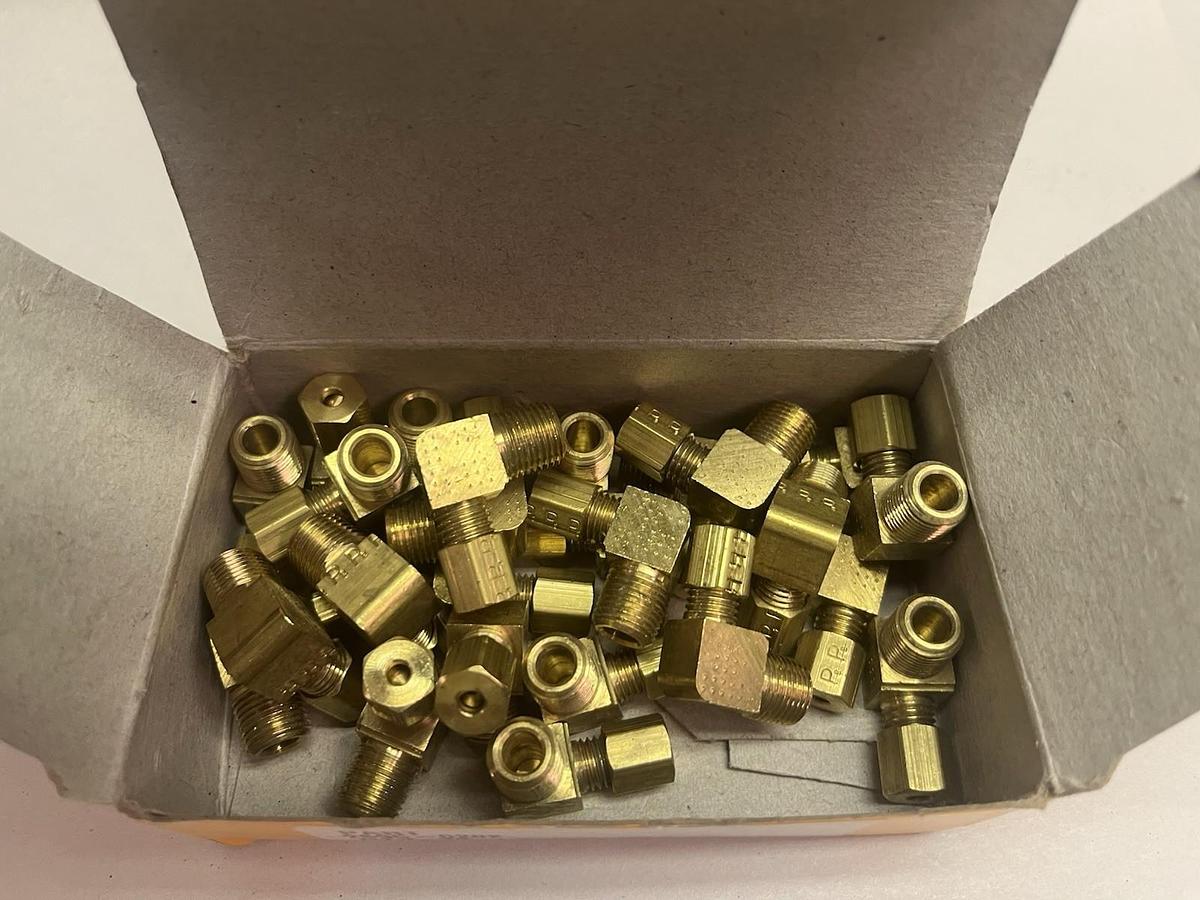 DIXON,269C-0202,MALE ELBOW COMPRESSION FITTING 90DEG 1/8 TUBE OD X 1/8NPT QTY 25