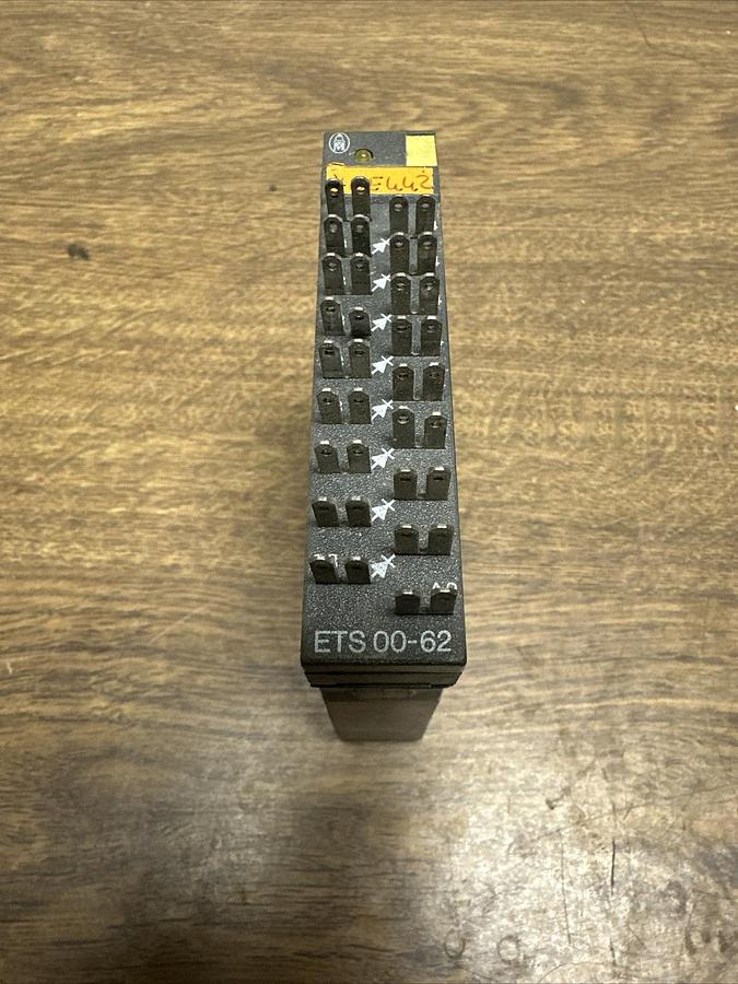Used Klockner & Moeller,ETS 00-62,Relay Output Module