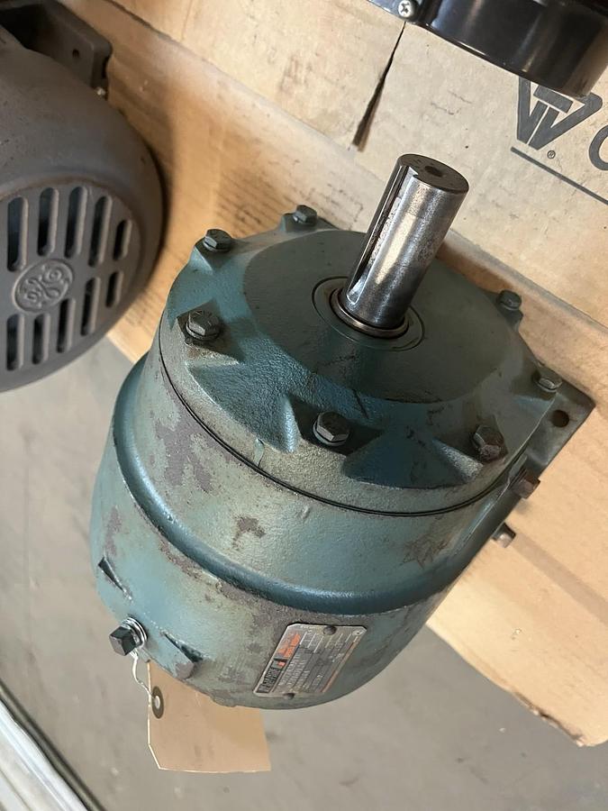 Used DODGE RELIANCE,56DM16A,GEAR REDUCER RATIO 7.6 HP 4.52 1750RPM