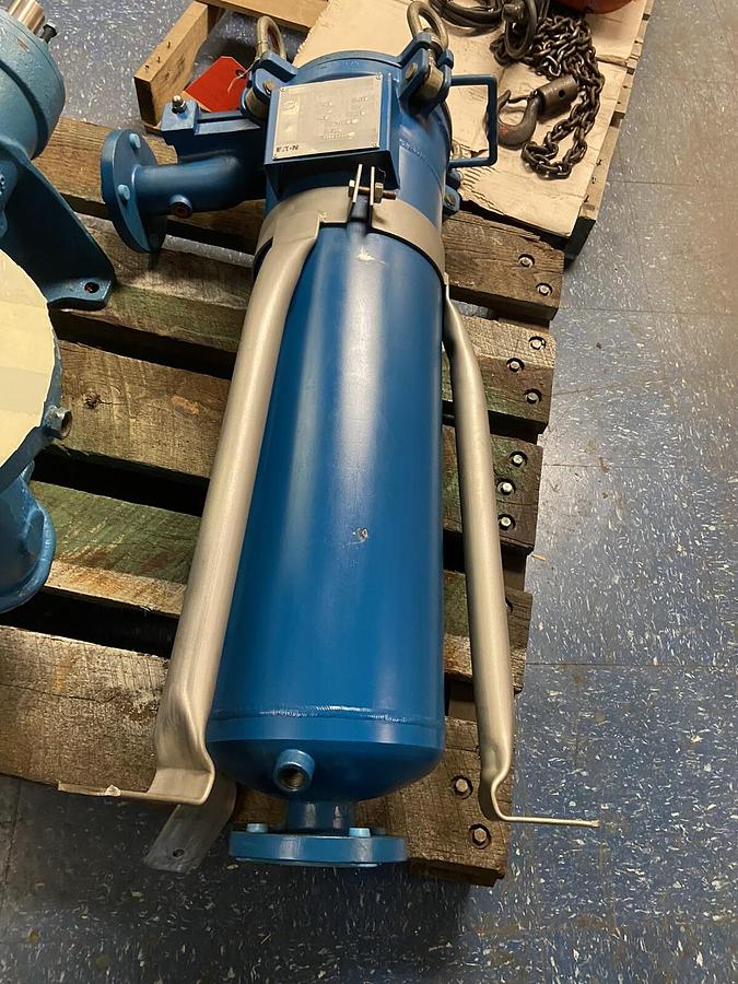 EATON TOPLINE,F3AVTB0004,Side In/Bottom Out Filter Vessel