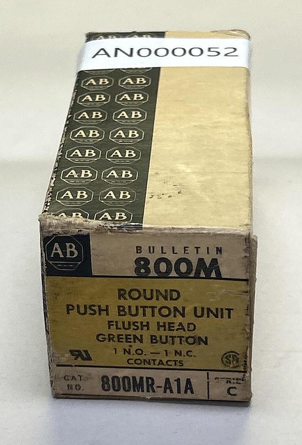 ALLEN BRADLEY,800MR-A1A,GREEN PUSH BUTTON NOS