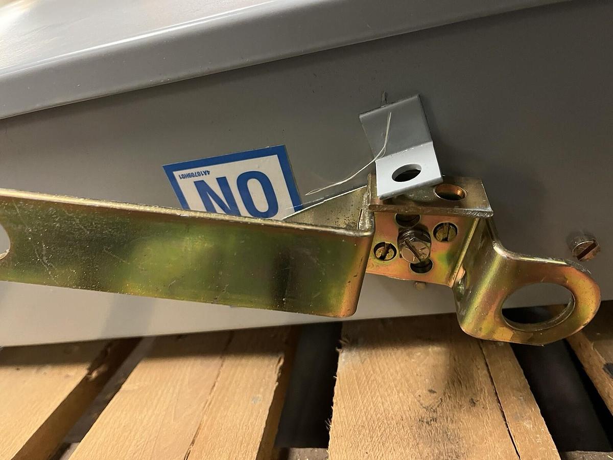 CUTLER HAMMER,P3F361R,FUSIBLE BUSWAY SWITCH BUS PLUG 30A 600V