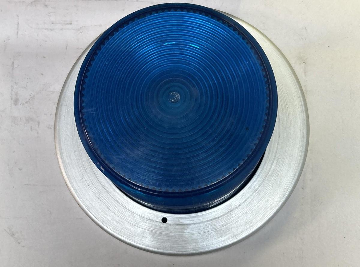 EDWARDS SIGNALING,97B-S1,BLUE FLASHING STROBE LIGHT 250VDC 0.1A NOS