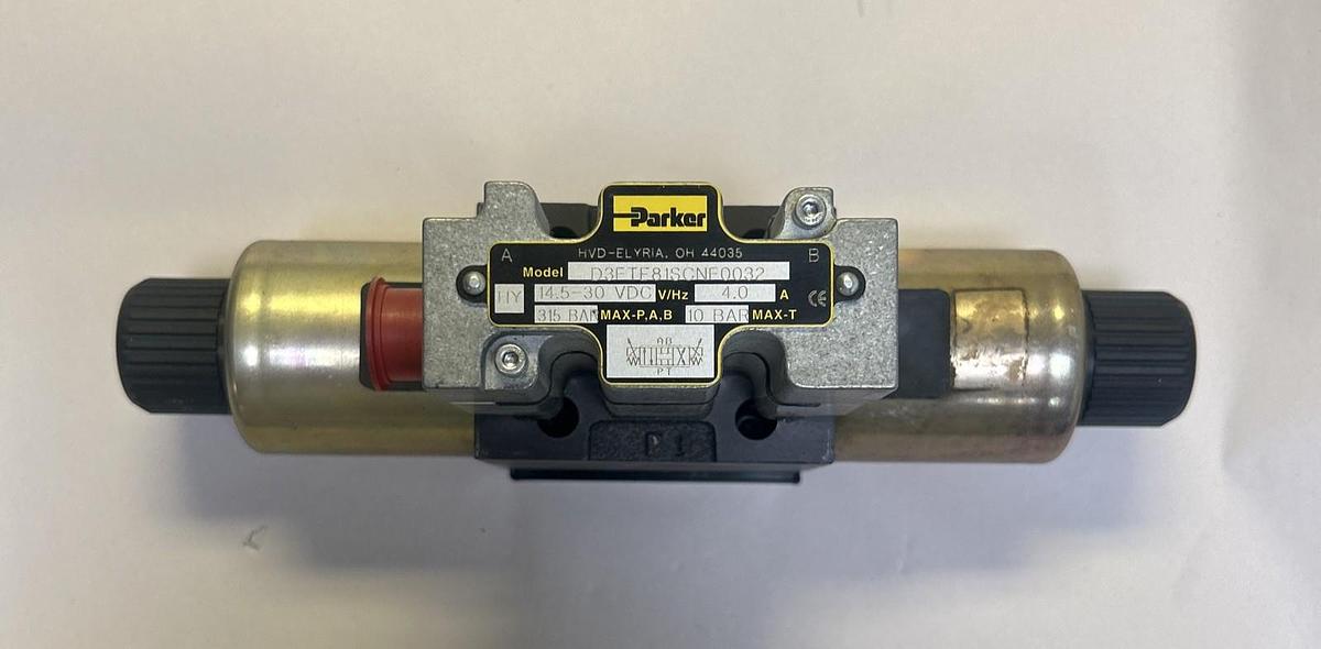 Used PARKER,D3FTE81SCNF0032,HYDRAULIC DIRECTIONAL VALVE