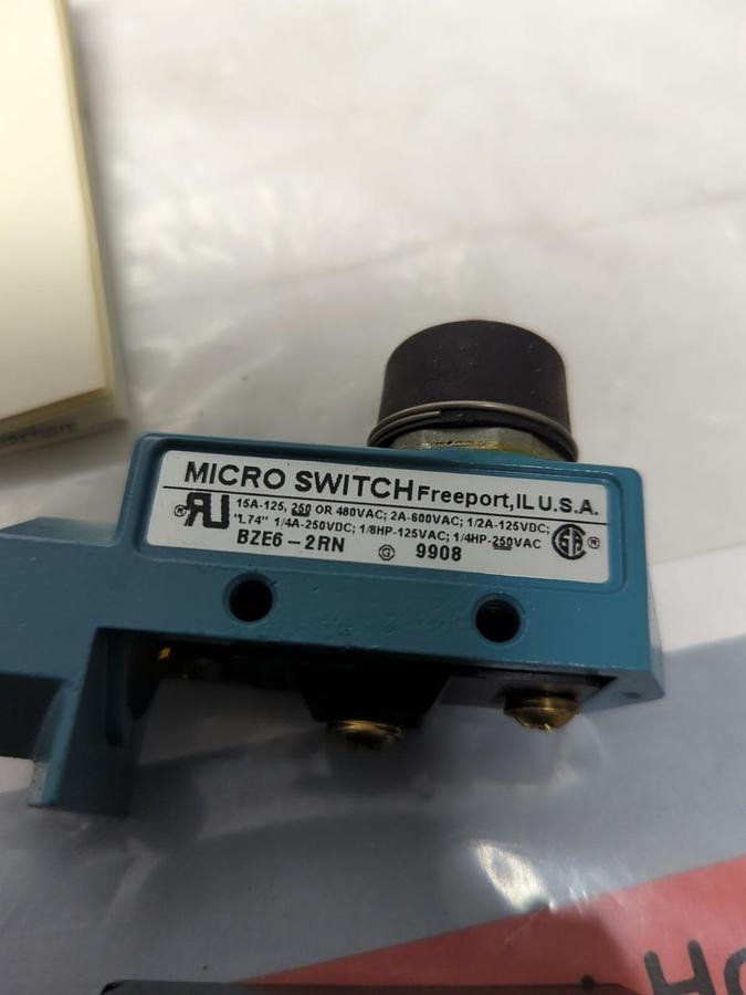 HONEYWELL,BZE6-2RN,MICRO SWITCH 9908 NOS