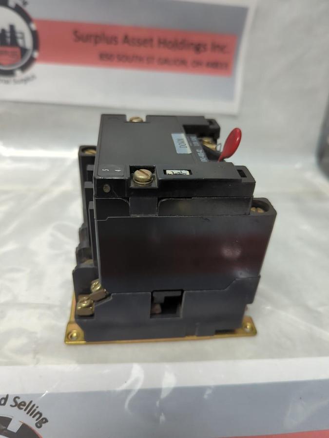 Used SQUARE D,31036-507-52-801,MAGNETIC MOTOR STARTER CONTACTOR 120V 60HZ
