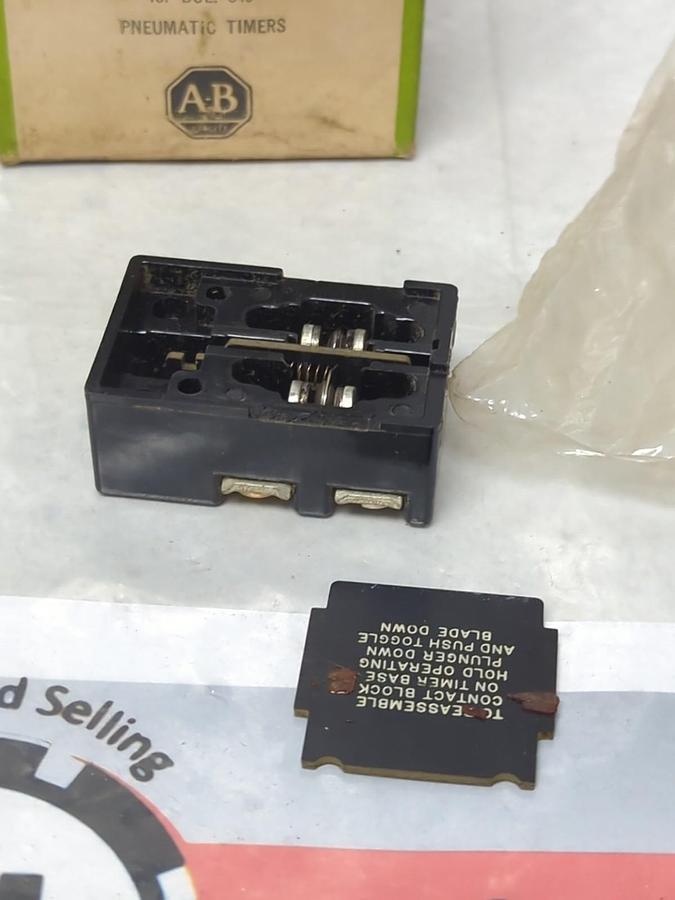 ALLEN BRADLEY,Z-7182,SWITCH ASSEMBLY FOR PNEUMATIC TIMERS NOS