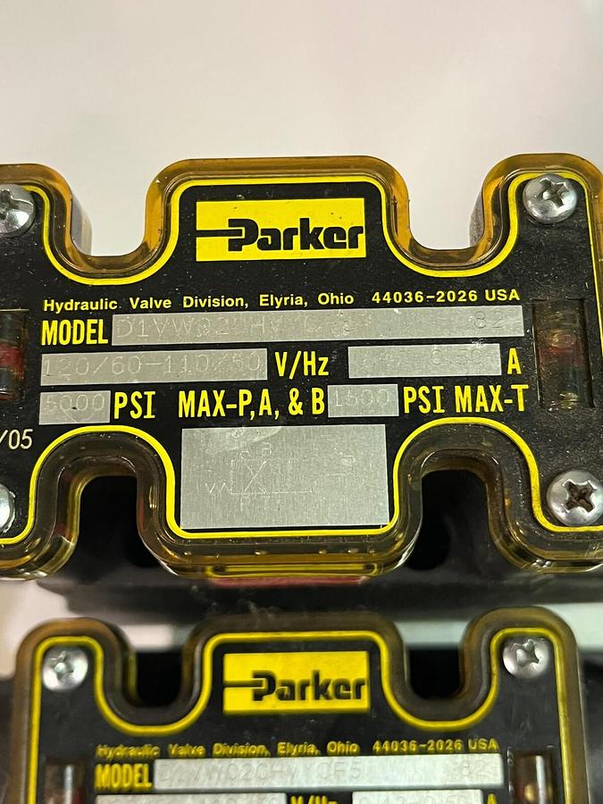 Used PARKER,D1VW020HVYCF5 82,HYDRAULIC VALVE ASSEMBLY