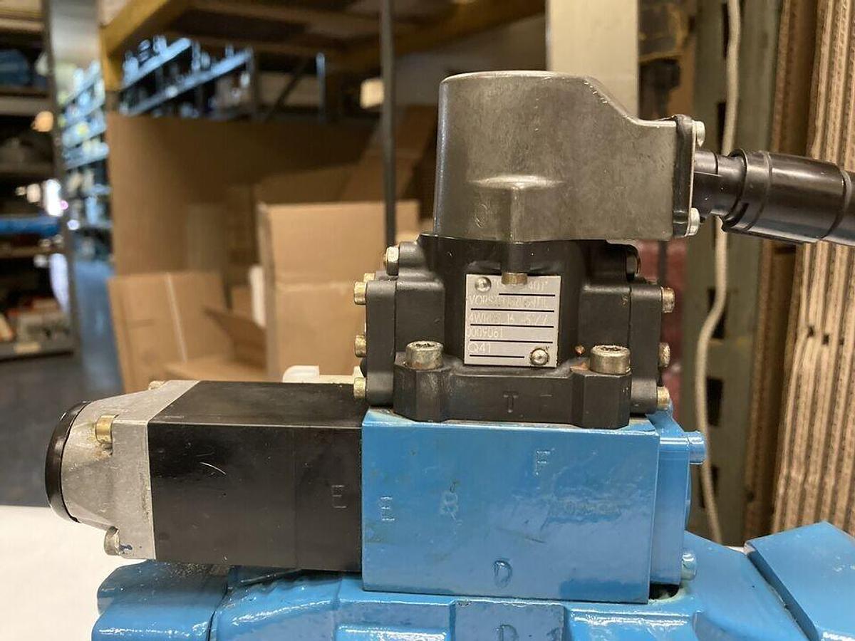 Used Rexroth,Z4WE 6 E68-21/AG24N24,Directional Valve / 4WRDE16Q2-200P-50/6L24Z9 Base