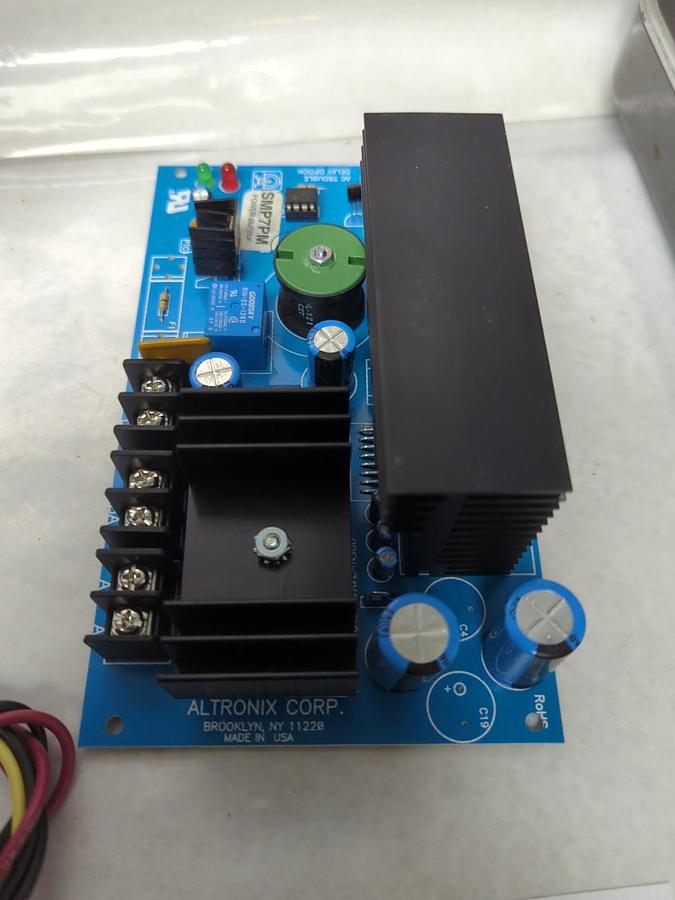 ALTRONIX,SMP7PM,POWER SUPPLY CHARGER 12-24VDC @ 6A NOS