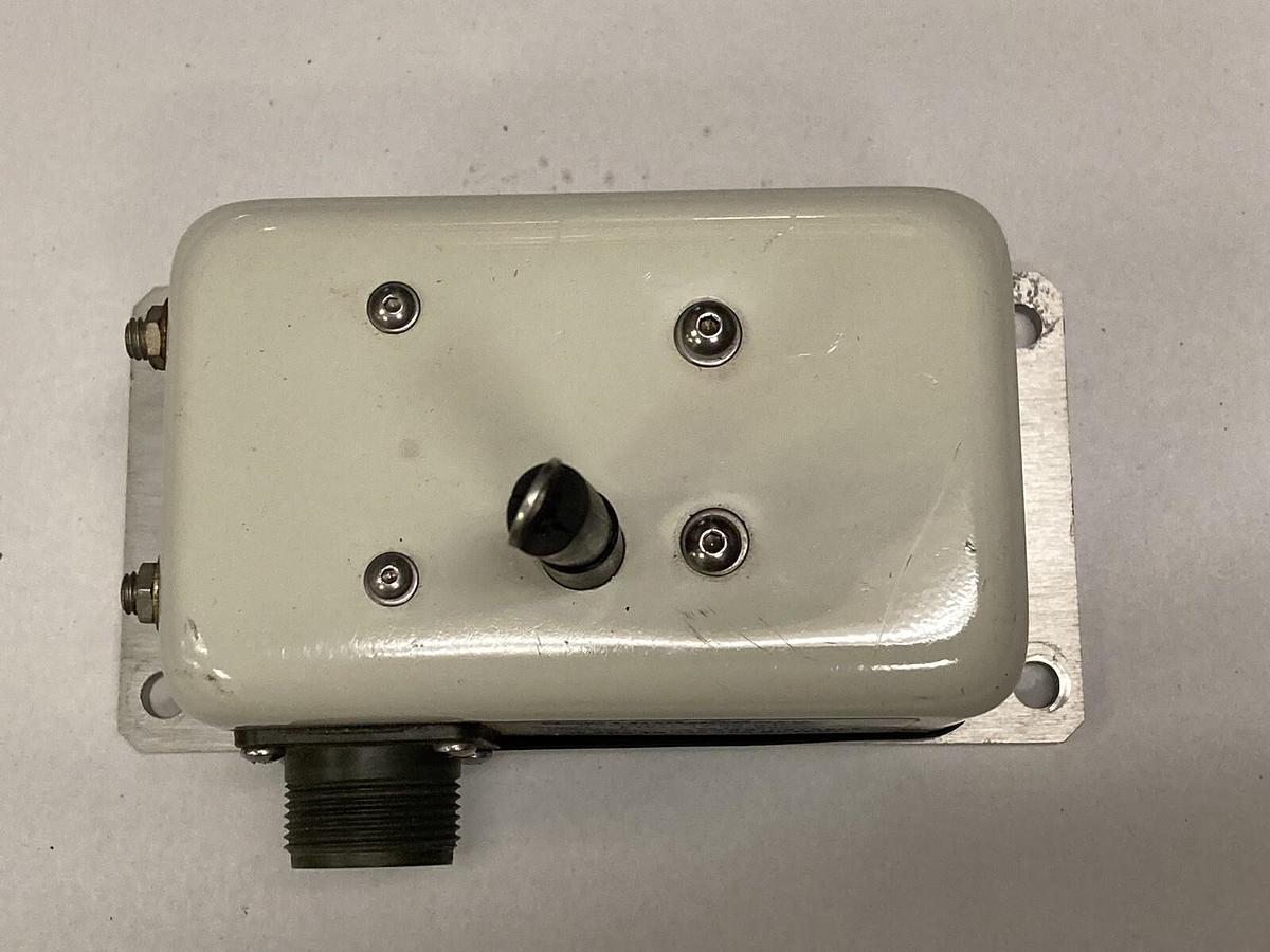 Used UniMeasure,P1010-15-DS-NJC-70050,Adjustable Pressure Transducer